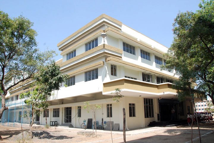 https://cache.careers360.mobi/media/colleges/social-media/media-gallery/7381/2018/11/23/College Building View of Valliammal College for Women Chennai_Campus-View.jpg